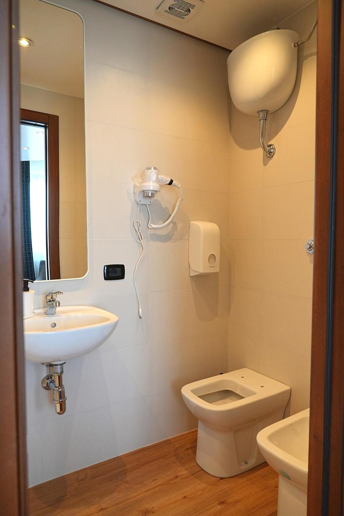 Suite & Premium Room - Centro Bari - Stazione Εξωτερικό φωτογραφία